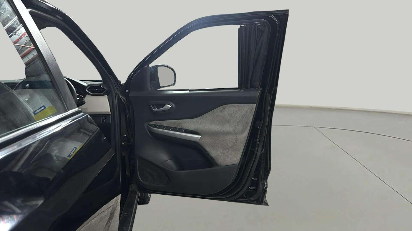 2022 Nissan MAGNITE XV MT, Petrol, Manual, 23,617 km, RHS Front Door