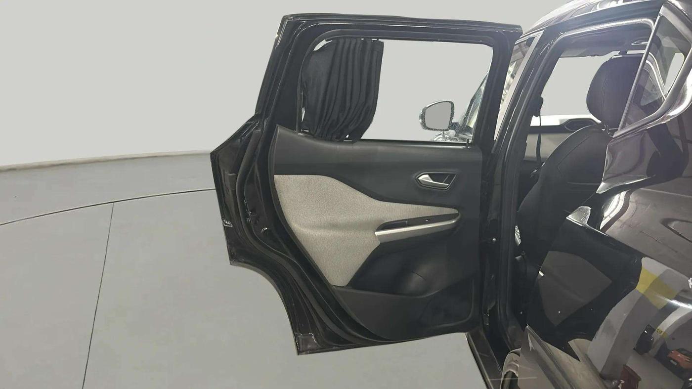 2022 Nissan MAGNITE XV MT, Petrol, Manual, 23,617 km, LHS Rear Door