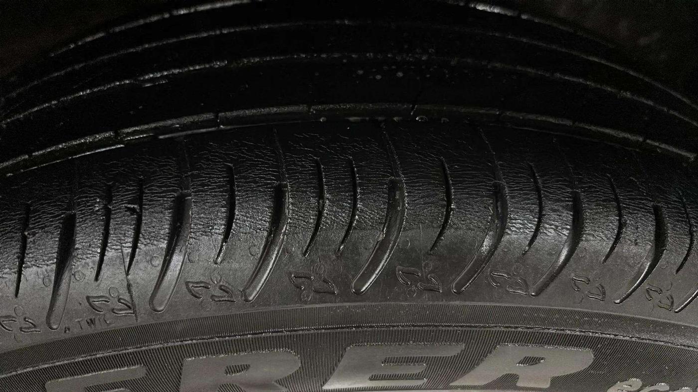 2022 Nissan MAGNITE XV MT, Petrol, Manual, 23,617 km, Right Front Tyre Tread