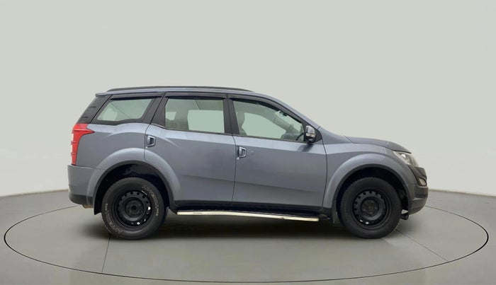 2017 Mahindra XUV500 W6, Diesel, Manual, 91,132 km, Right Side View