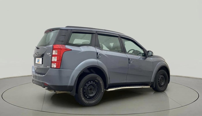 2017 Mahindra XUV500 W6, Diesel, Manual, 91,132 km, Right Back Diagonal