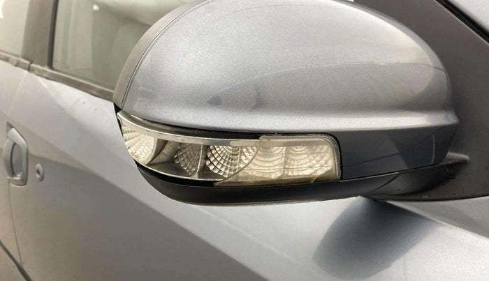 2017 Mahindra XUV500 W6, Diesel, Manual, 91,132 km, Right rear-view mirror - Mirror movement not proper