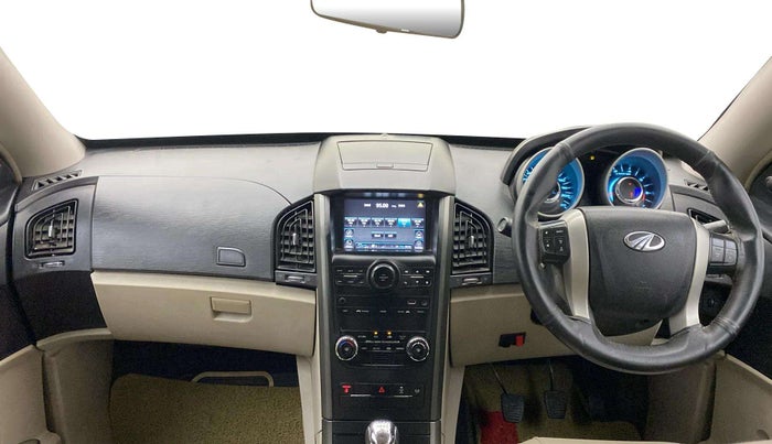2017 Mahindra XUV500 W6, Diesel, Manual, 91,132 km, Dashboard