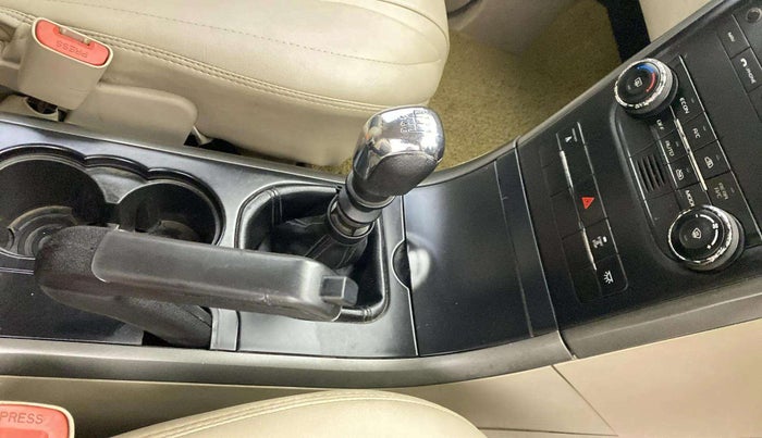 2017 Mahindra XUV500 W6, Diesel, Manual, 91,132 km, Gear Lever