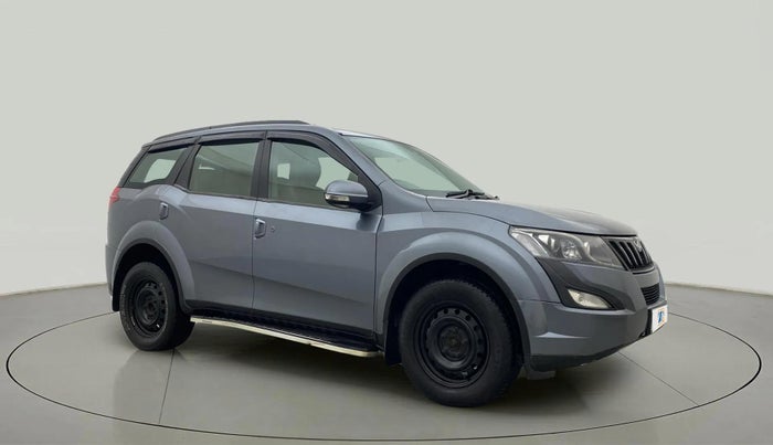 2017 Mahindra XUV500 W6, Diesel, Manual, 91,132 km, Right Front Diagonal