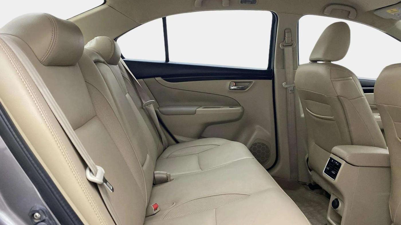 2016 Maruti Ciaz ZXI+, Petrol, Manual, 68,155 km, Right Side Rear Door Cabin