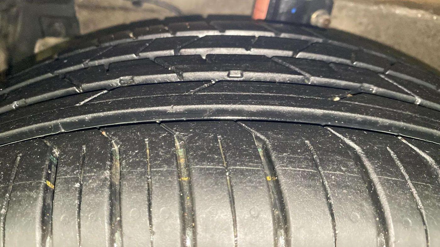 2016 Maruti Ciaz ZXI+, Petrol, Manual, 68,155 km, Left Front Tyre Tread