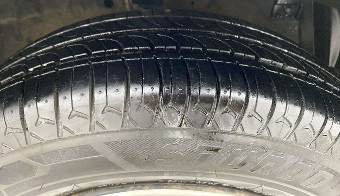 2013 Maruti Swift Dzire VXI, Petrol, Manual, 89,621 km, Right Front Tyre Tread