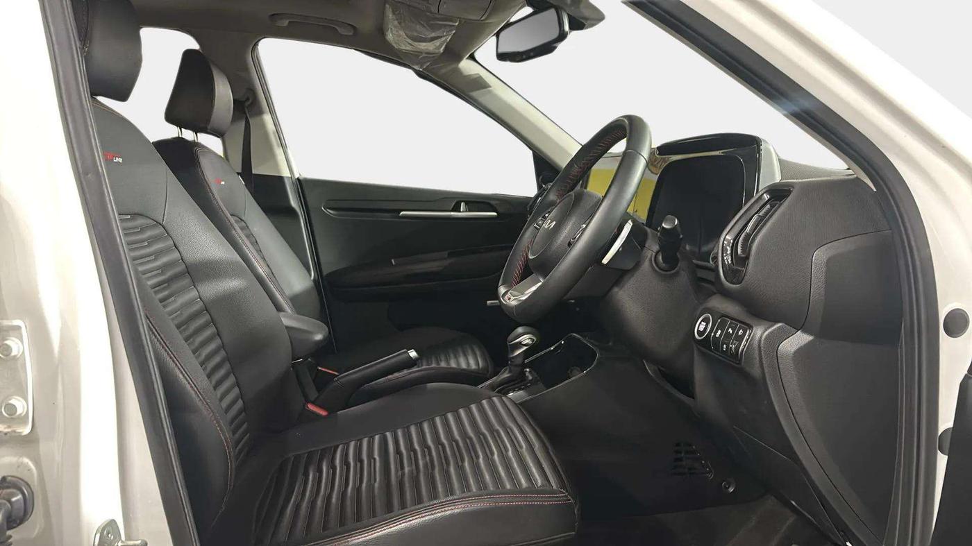 2023 KIA SONET GTX PLUS 1.0 DCT, Petrol, Automatic, 7,619 km, Right Side Front Door Cabin
