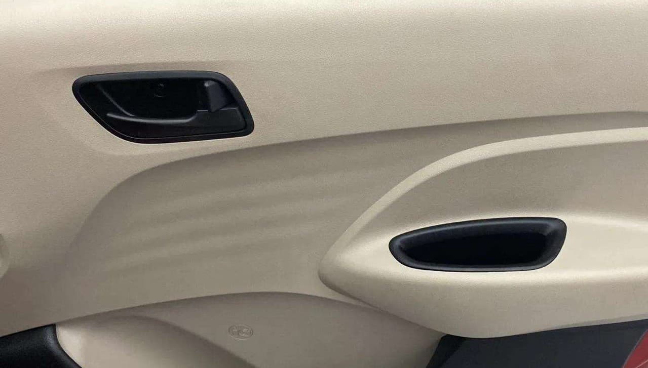 2021 Hyundai NEW SANTRO MAGNA AMT, Petrol, Automatic, 15,251 km, Driver Side Door Panels Control