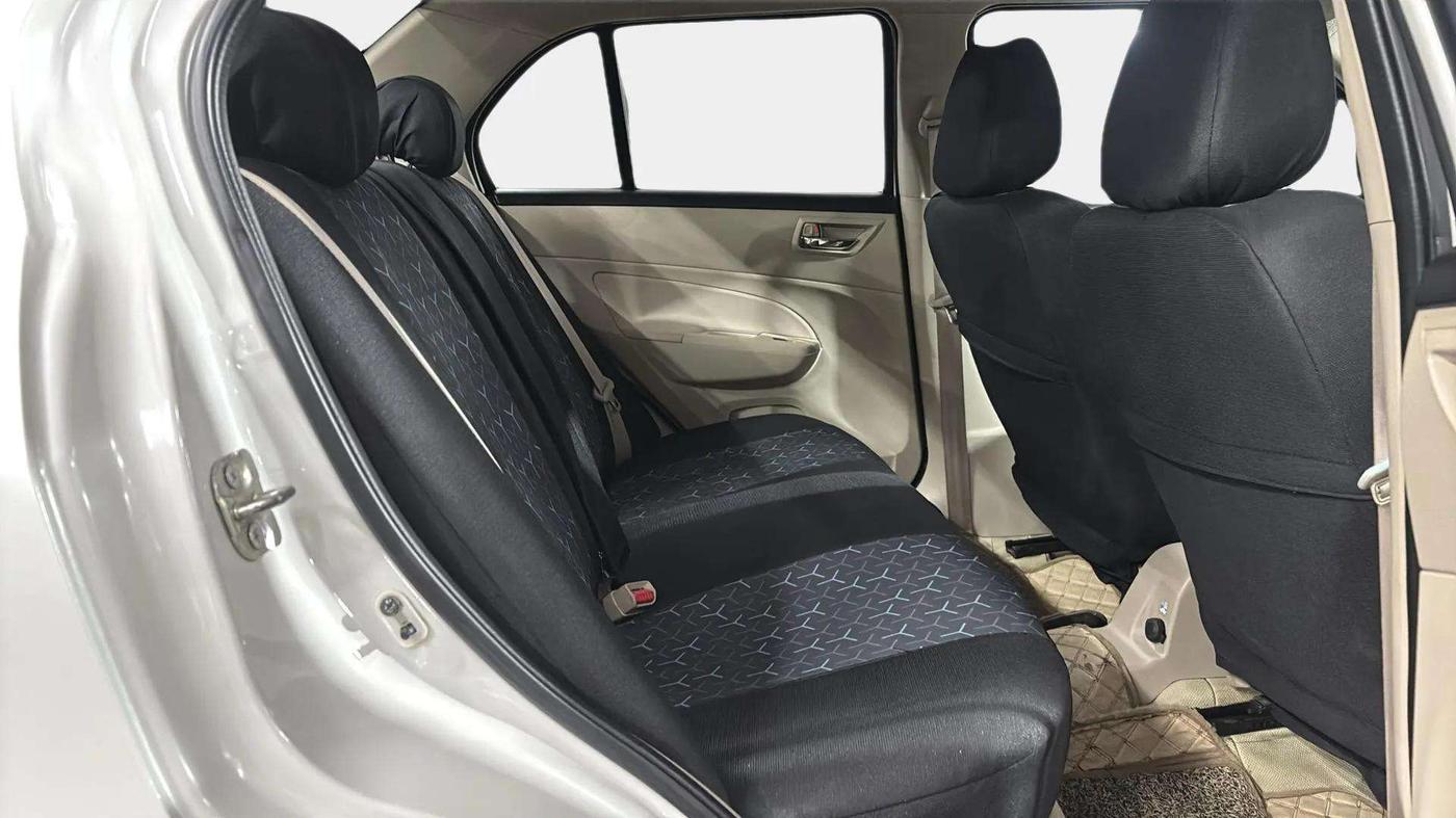 2016 Maruti Swift Dzire VXI, Petrol, Manual, 26,059 km, Right Side Rear Door Cabin