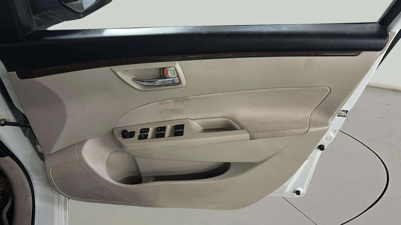 2016 Maruti Swift Dzire VXI, Petrol, Manual, 26,059 km, Driver Side Door Panels Control