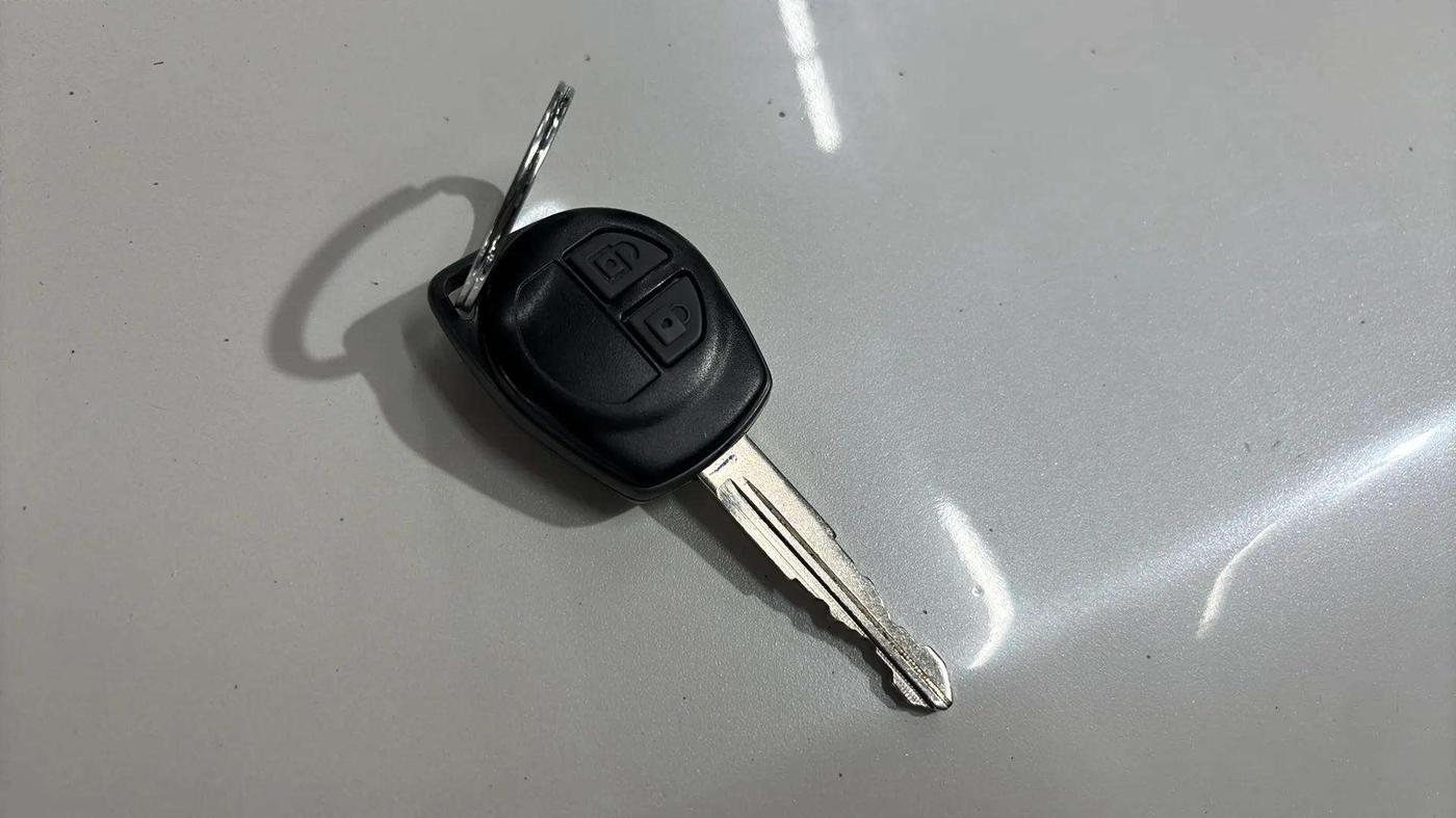 2016 Maruti Swift Dzire VXI, Petrol, Manual, 26,059 km, Key Close Up