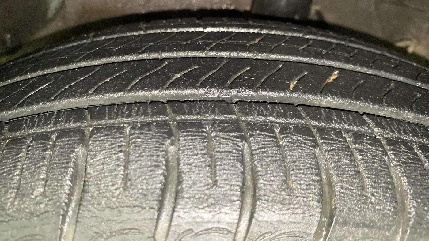2020 Hyundai AURA SX 1.2 (O), Petrol, Manual, 19,666 km, Left Front Tyre Tread