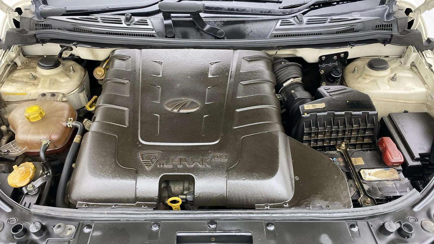 2020 Mahindra XUV500 W11, Diesel, Manual, 60,406 km, Engine View