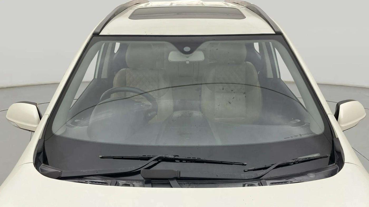 2020 Mahindra XUV500 W11, Diesel, Manual, 60,406 km, Front Windshield