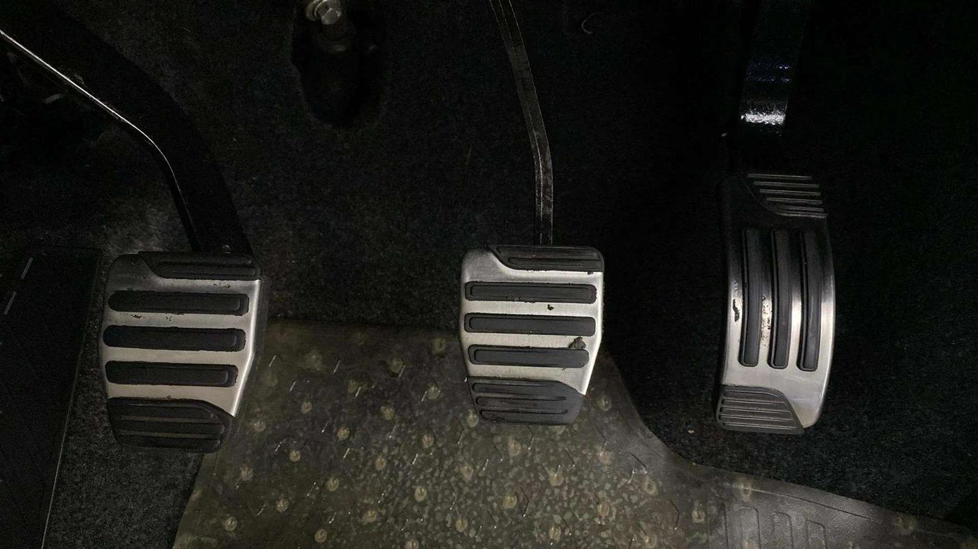 2020 Mahindra XUV500 W11, Diesel, Manual, 60,406 km, Pedals
