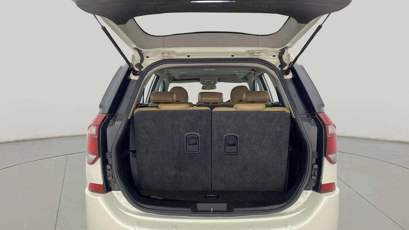 2020 Mahindra XUV500 W11, Diesel, Manual, 60,406 km, Boot Open Zoomed View
