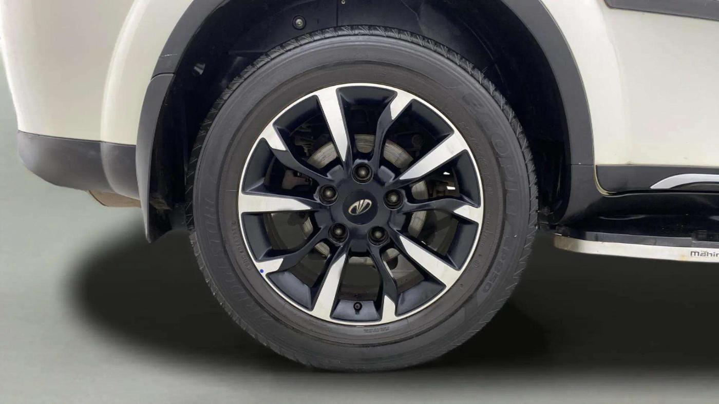 2020 Mahindra XUV500 W11, Diesel, Manual, 60,406 km, Right Rear Wheel