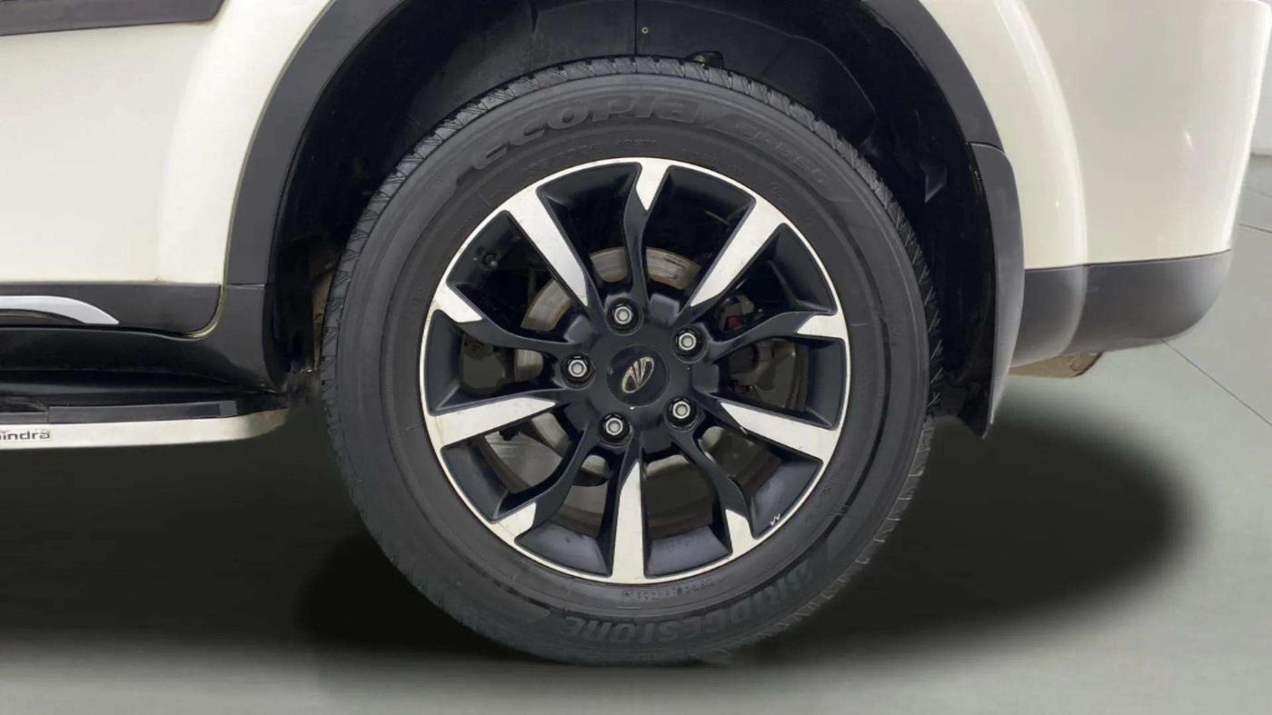 2020 Mahindra XUV500 W11, Diesel, Manual, 60,406 km, Left Rear Wheel