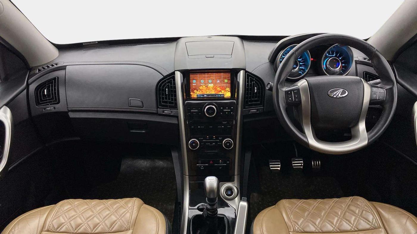 2020 Mahindra XUV500 W11, Diesel, Manual, 60,406 km, Dashboard