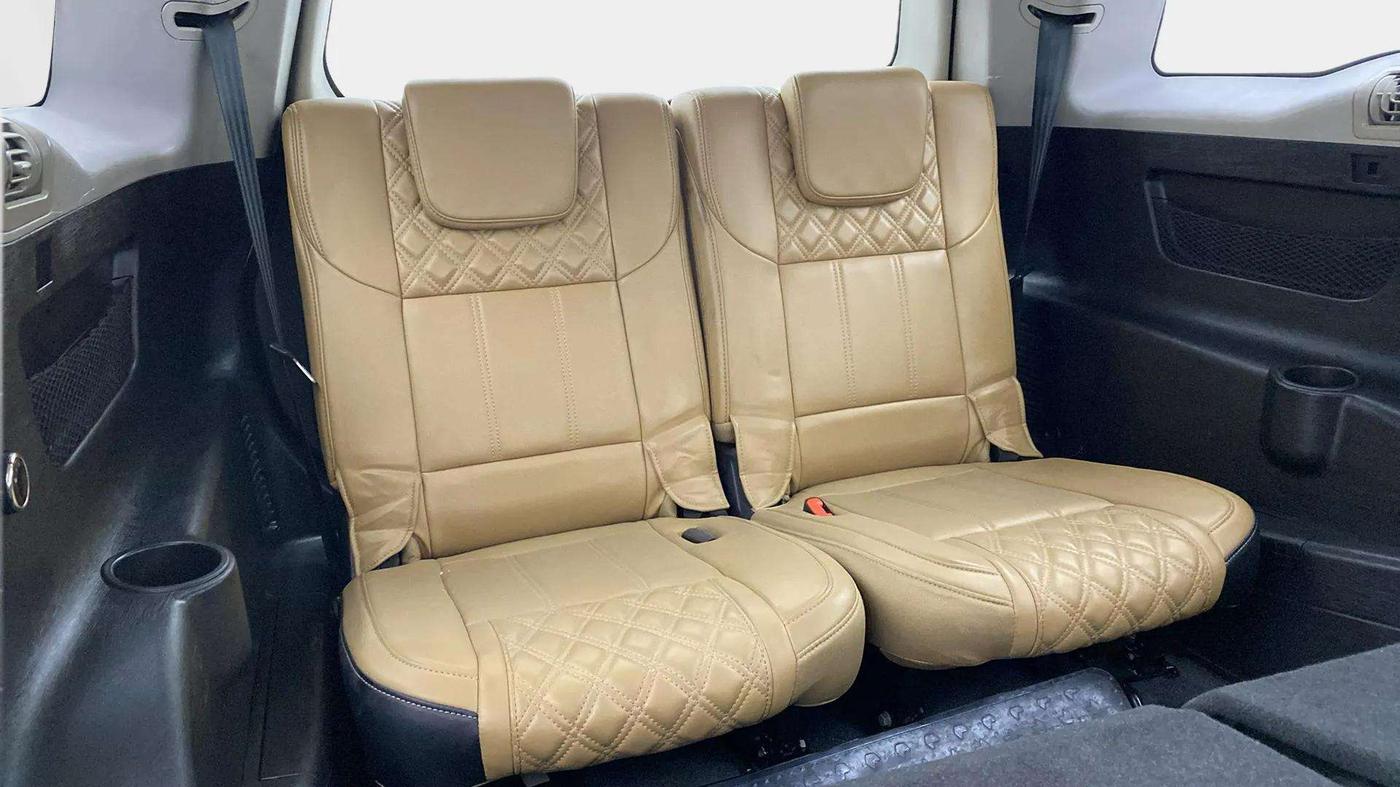 2020 Mahindra XUV500 W11, Diesel, Manual, 60,406 km, Third Seat Row ( optional )