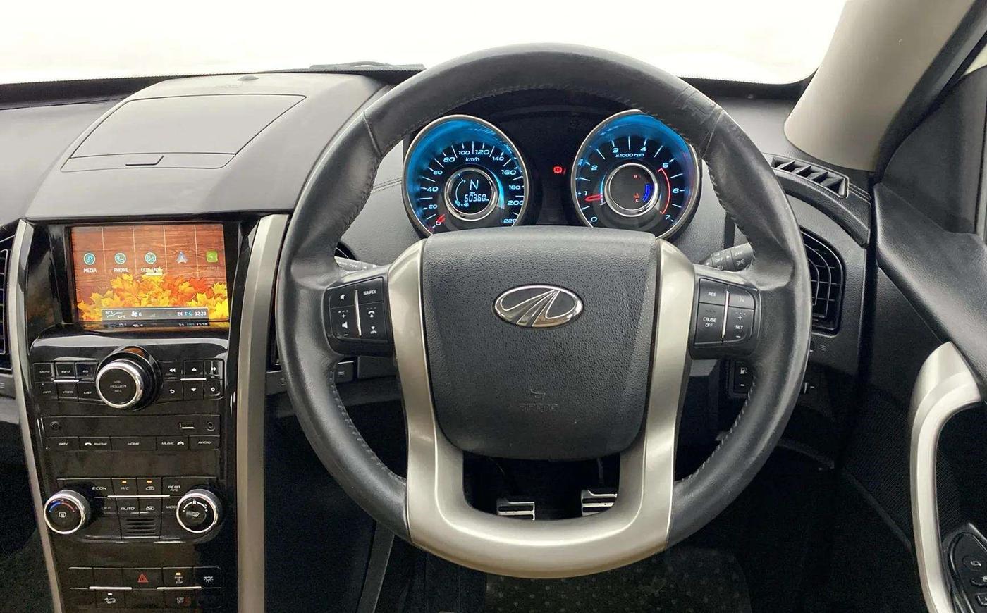 2020 Mahindra XUV500 W11, Diesel, Manual, 60,406 km, Steering Wheel Close Up