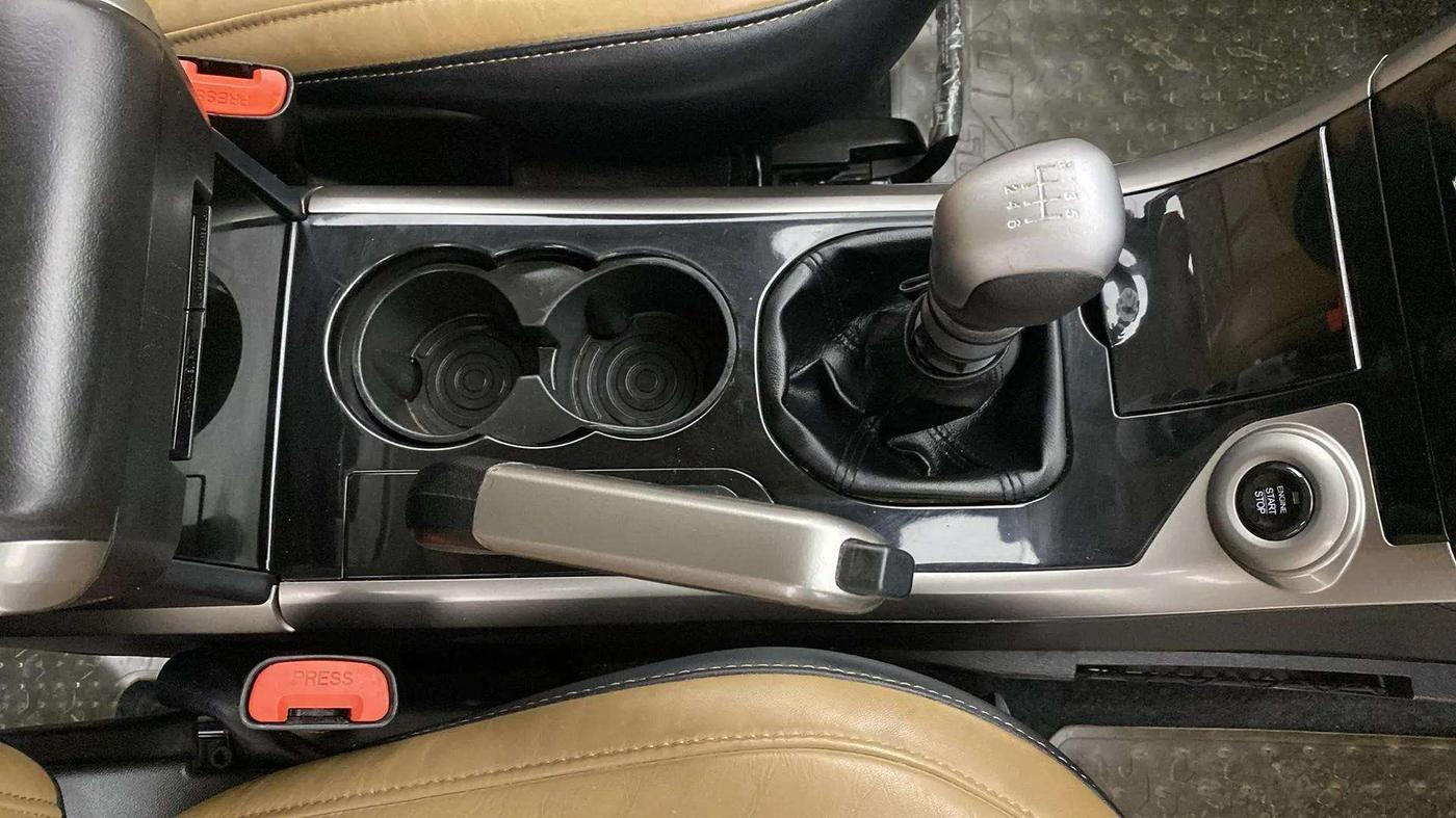 2020 Mahindra XUV500 W11, Diesel, Manual, 60,406 km, Gear Lever