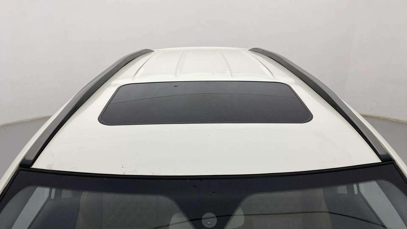 2020 Mahindra XUV500 W11, Diesel, Manual, 60,406 km, Moonroof/ Sunroof