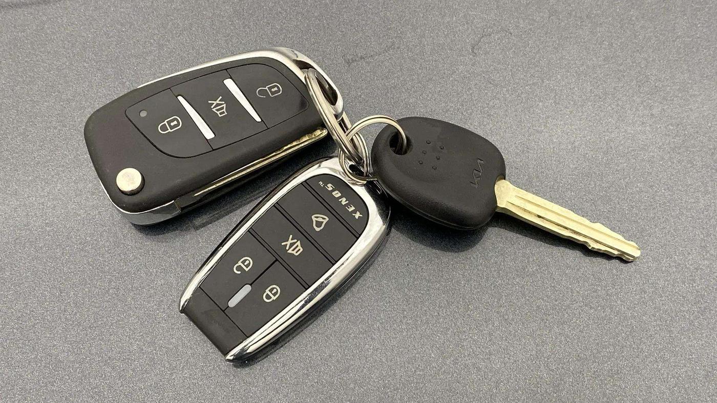 2023 KIA SONET  HTE 1.5 DIESEL IMT , Diesel, Manual, 38,070 km, Key Close Up