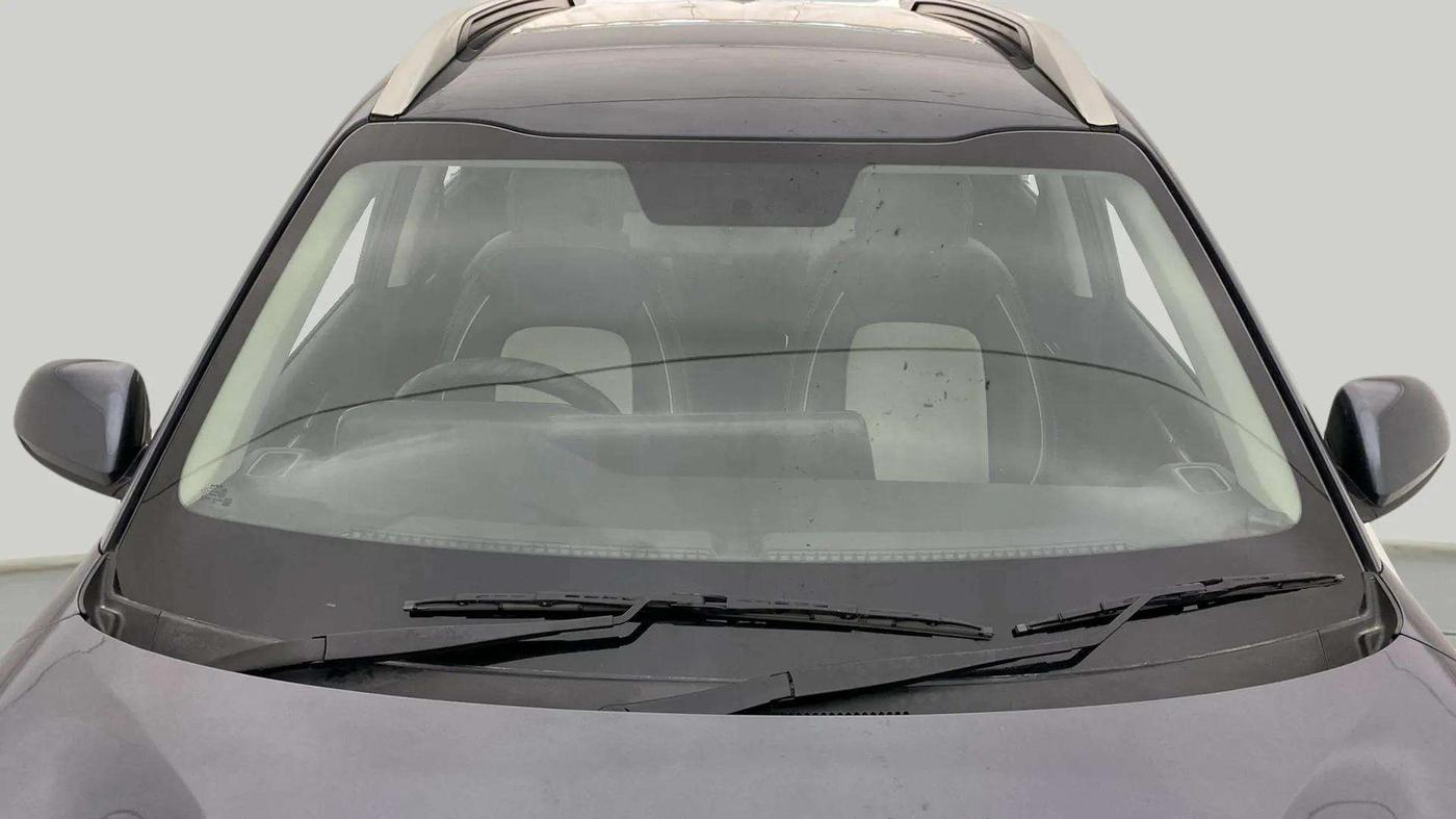 2023 KIA SONET  HTE 1.5 DIESEL IMT , Diesel, Manual, 38,070 km, Front Windshield