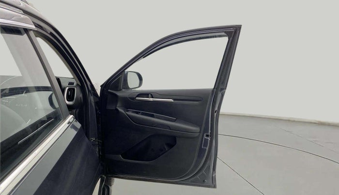 2023 KIA SONET  HTE 1.5 DIESEL IMT , Diesel, Manual, 38,070 km, RHS Front Door