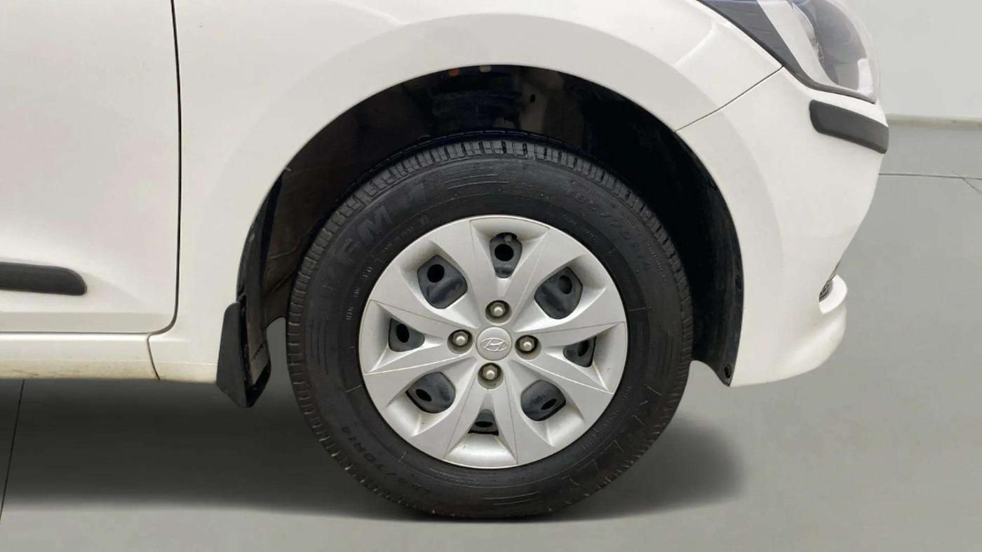2017 Hyundai Elite i20 SPORTZ 1.2, Petrol, Manual, 54,803 km, Right Front Wheel