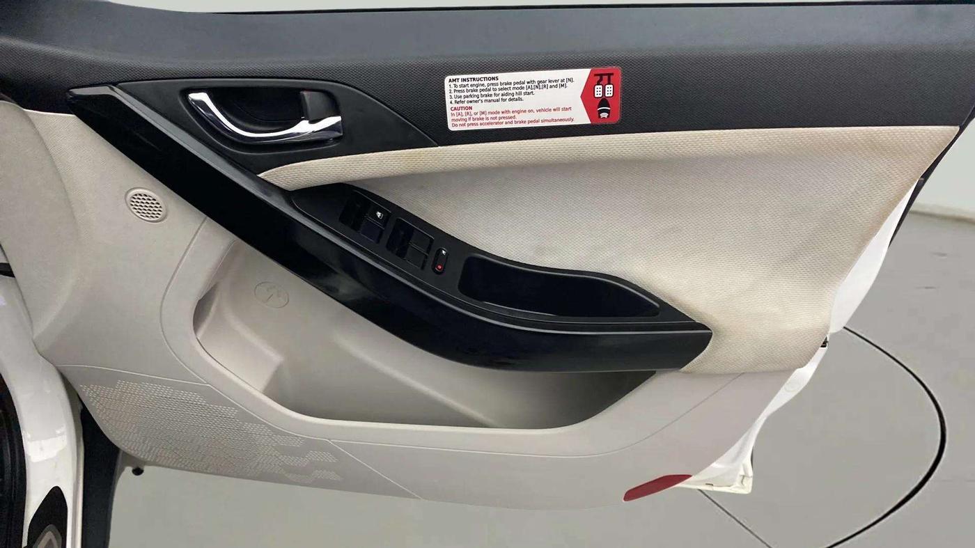 2020 Tata NEXON XZA PLUS PETROL, Petrol, Automatic, 35,935 km, Driver Side Door Panels Control