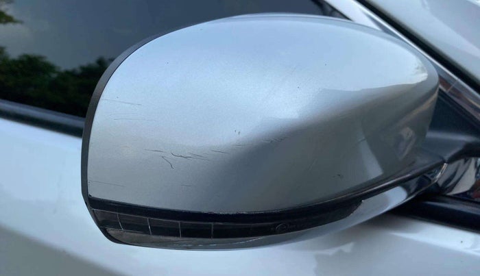 2017 Jeep Compass LIMITED 1.4 PETROL AT, Petrol, Automatic, 31,269 km, Right rear-view mirror - Mirror motor not working