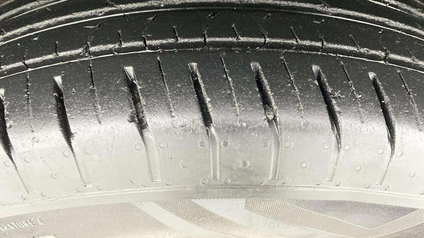 2021 Tata PUNCH ACCOMPLISHED MT, Petrol, Manual, 17,688 km, Left Front Tyre Tread