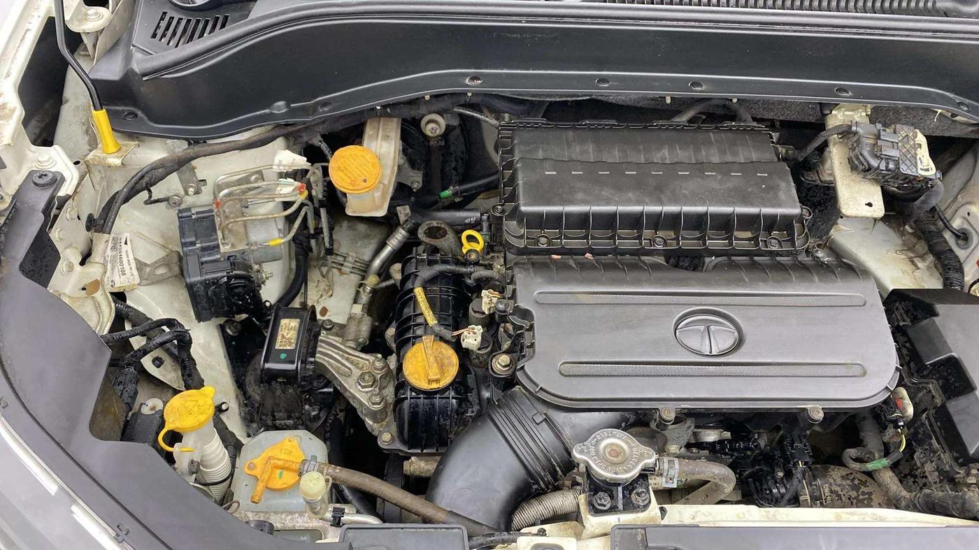 2021 Tata PUNCH ACCOMPLISHED MT, Petrol, Manual, 17,688 km, Engine View - Right