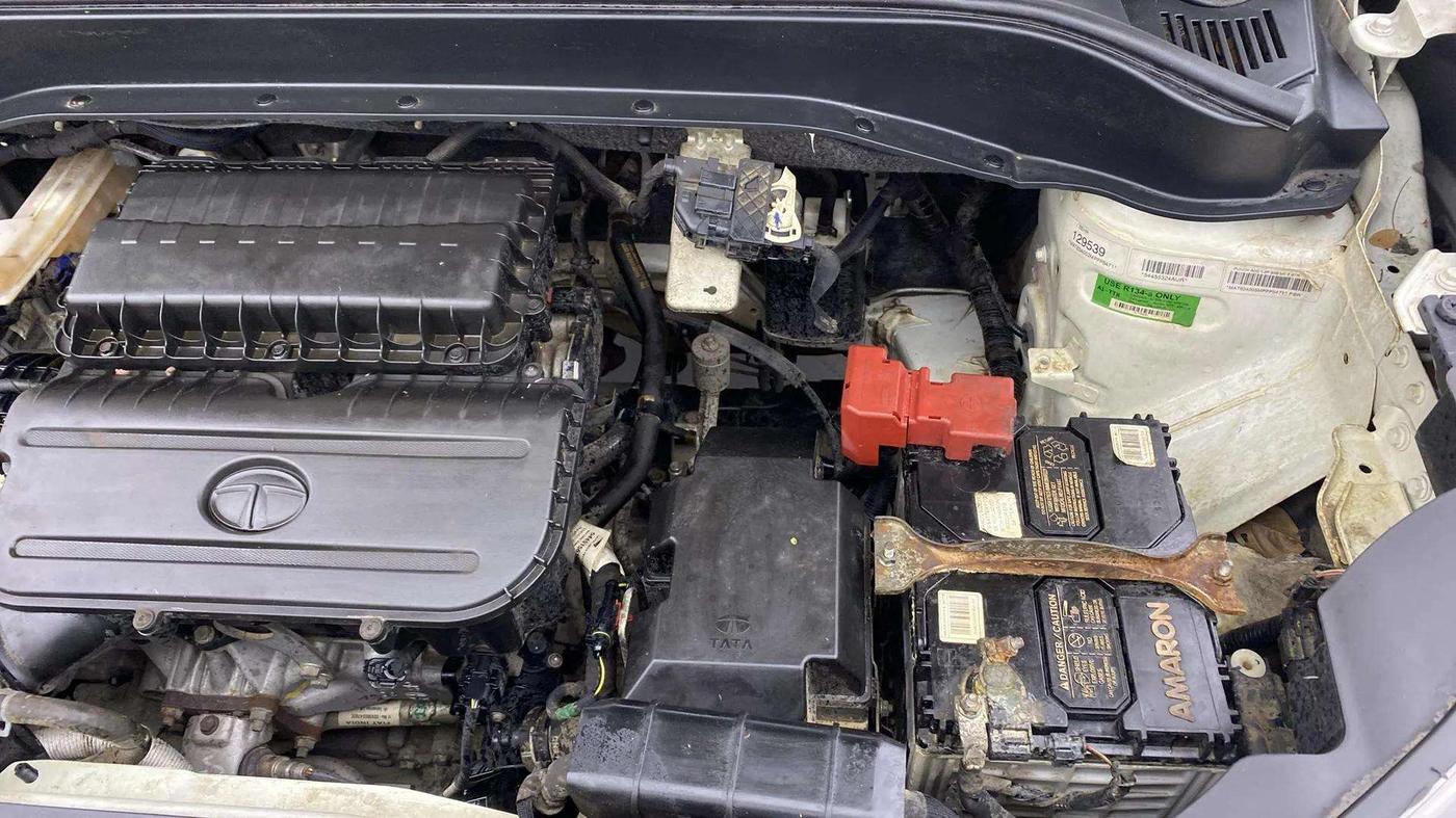 2021 Tata PUNCH ACCOMPLISHED MT, Petrol, Manual, 17,688 km, Engine View - Left
