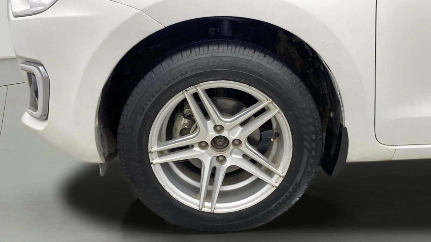 2021 Maruti Swift VXI AMT, Petrol, Automatic, 33,336 km, Left Front Wheel