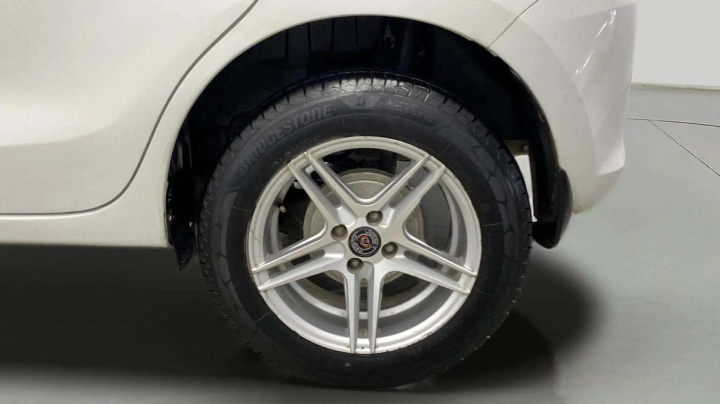 2021 Maruti Swift VXI AMT, Petrol, Automatic, 33,336 km, Left Rear Wheel