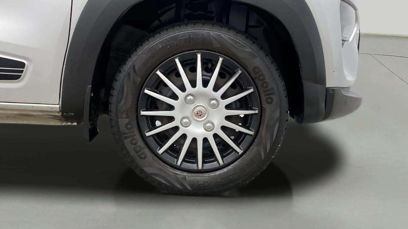 2022 Renault Kwid RXT 1.0 (O), Petrol, Manual, 24,532 km, Right Front Wheel