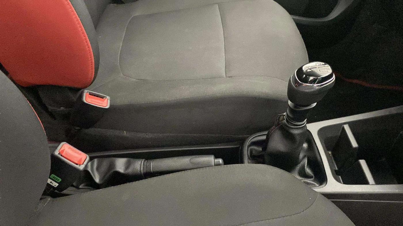 2022 Renault Kwid RXT 1.0 (O), Petrol, Manual, 24,532 km, Gear Lever