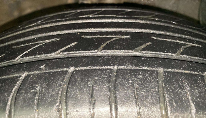 2017 Hyundai Grand i10 SPORTZ (O) AT 1.2 KAPPA VTVT, Petrol, Automatic, 87,677 km, Right Front Tyre Tread