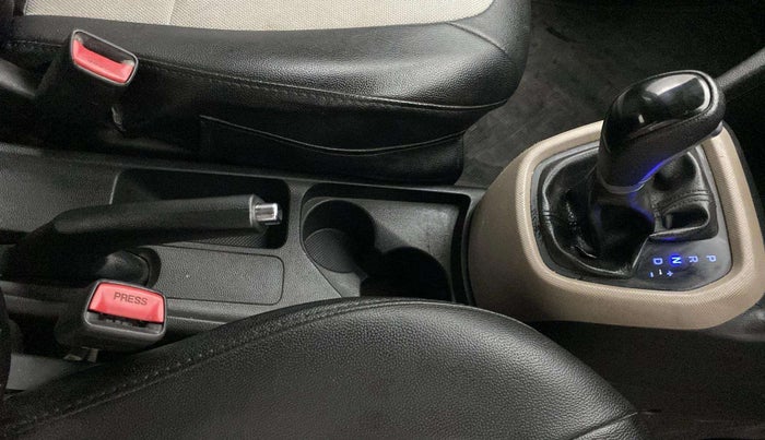 2017 Hyundai Grand i10 SPORTZ (O) AT 1.2 KAPPA VTVT, Petrol, Automatic, 87,677 km, Gear Lever