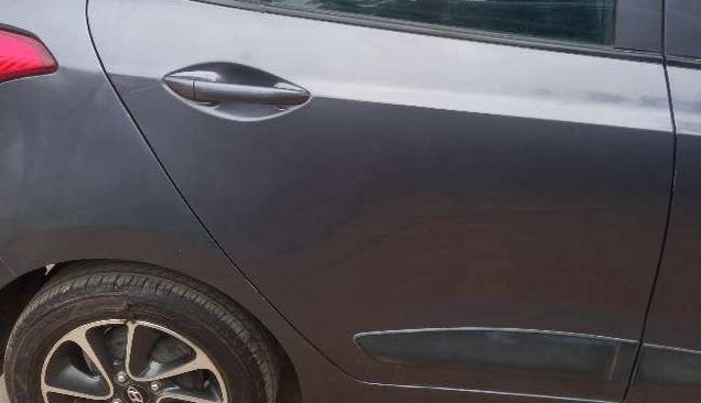 2017 Hyundai Grand i10 SPORTZ (O) AT 1.2 KAPPA VTVT, Petrol, Automatic, 87,677 km, Right rear door - Minor scratches