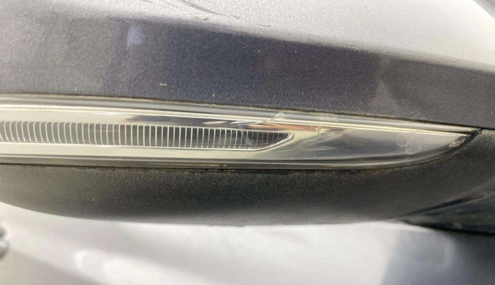 2017 Hyundai Grand i10 SPORTZ (O) AT 1.2 KAPPA VTVT, Petrol, Automatic, 87,677 km, Right rear-view mirror - Indicator light has minor damage