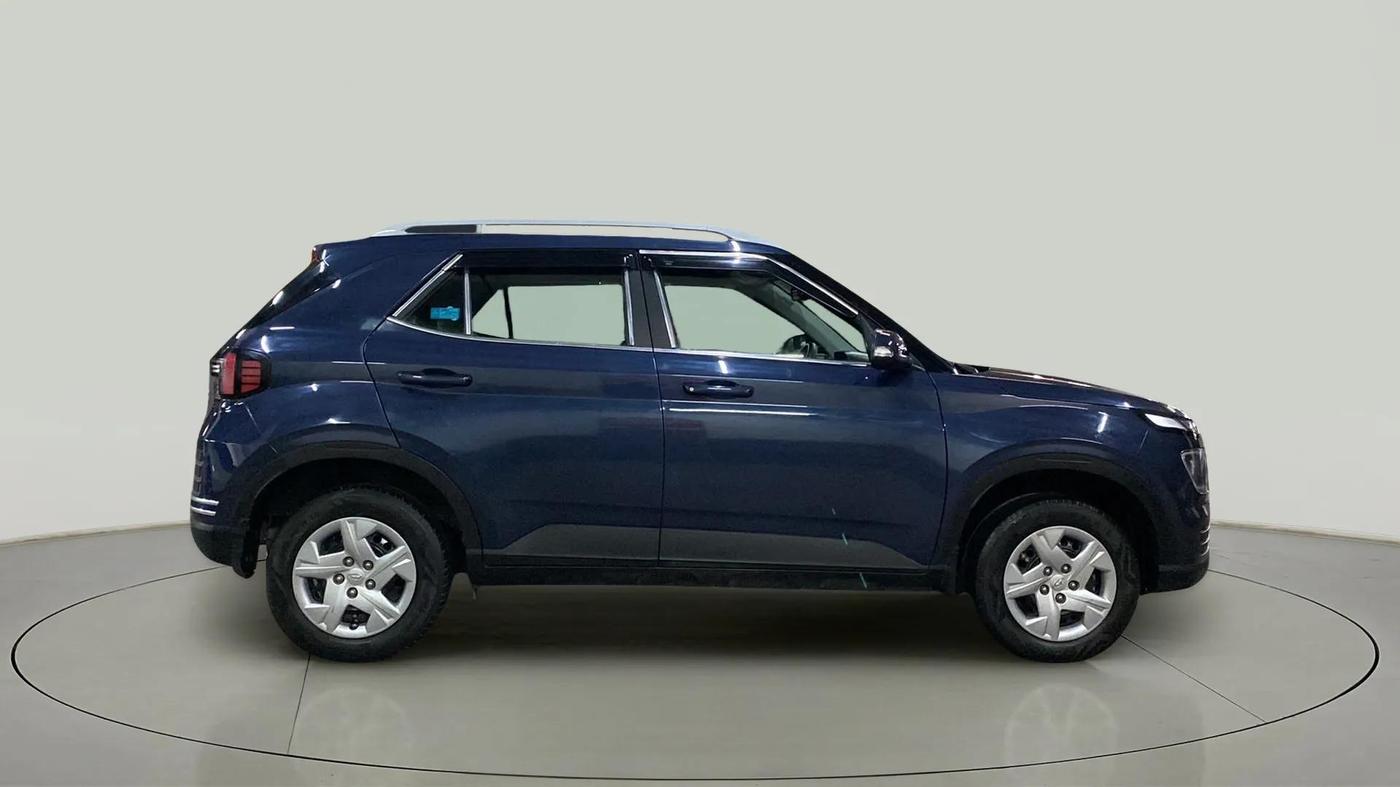 2022 Hyundai VENUE S(O) 1.2, Petrol, Manual, 50,891 km, Right Side View