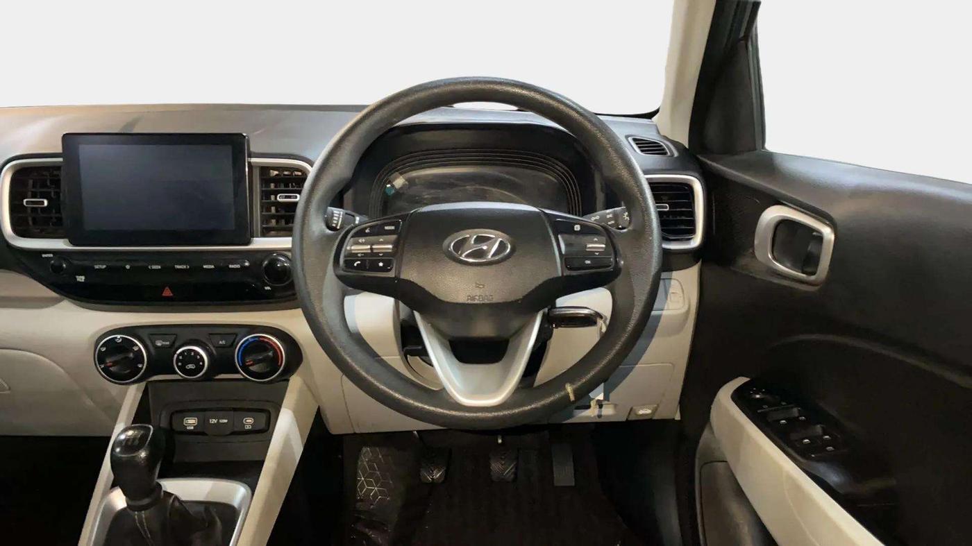 2022 Hyundai VENUE S(O) 1.2, Petrol, Manual, 50,891 km, Steering Wheel Close Up
