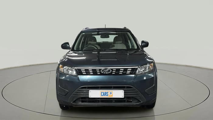 2022 Mahindra XUV300 W6 1.2 PETROL AMT, Petrol, Automatic, 11,922 km, Front
