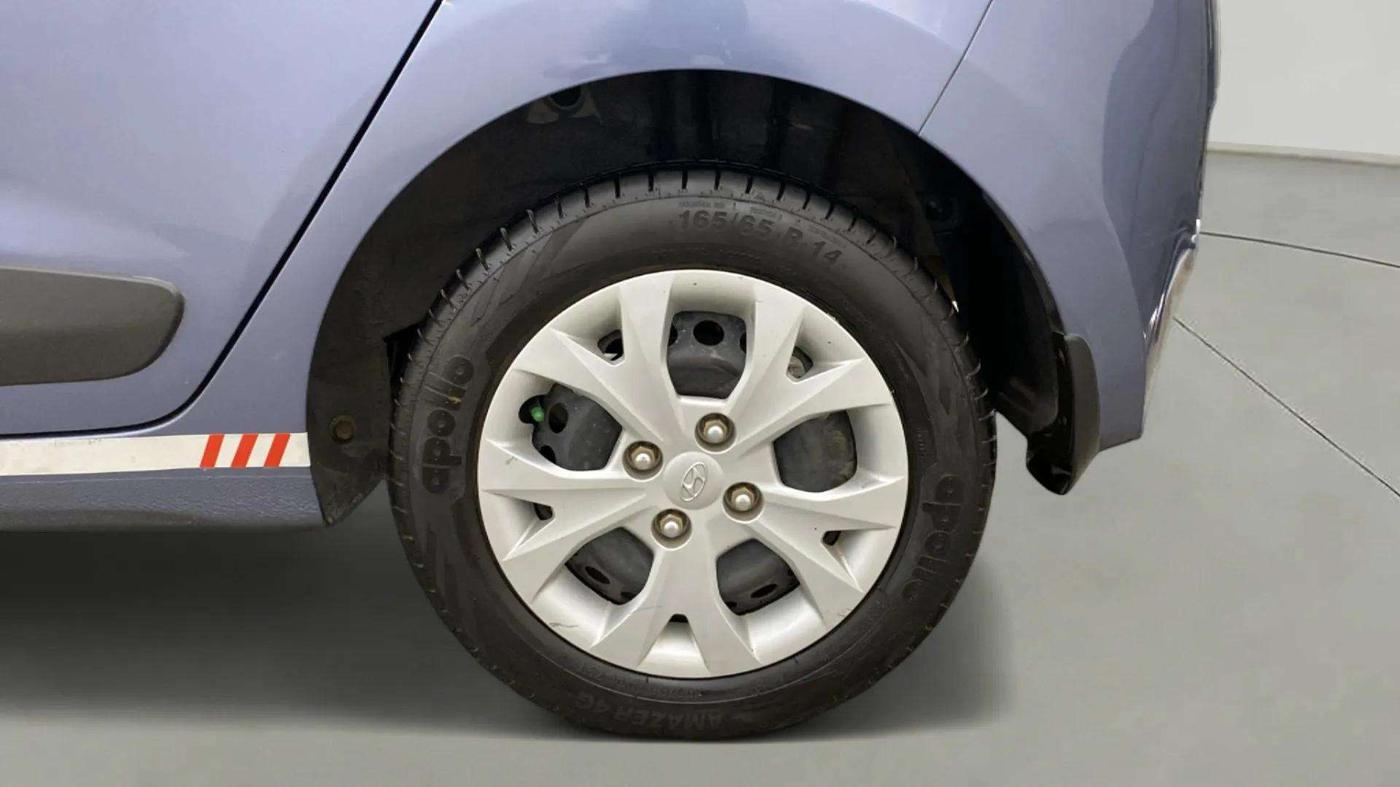 2016 Hyundai Grand i10 SPORTZ 1.2 KAPPA VTVT, Petrol, Manual, 28,379 km, Left Rear Wheel